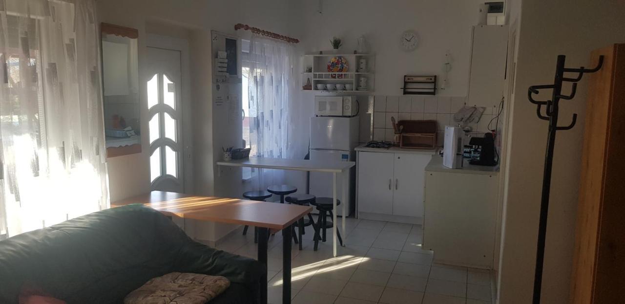 Harmónia Parasztház és Apartman Poroszló Esterno foto